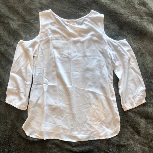 NWT Manguun Cold Should White Blouse - Picture 10 of 10